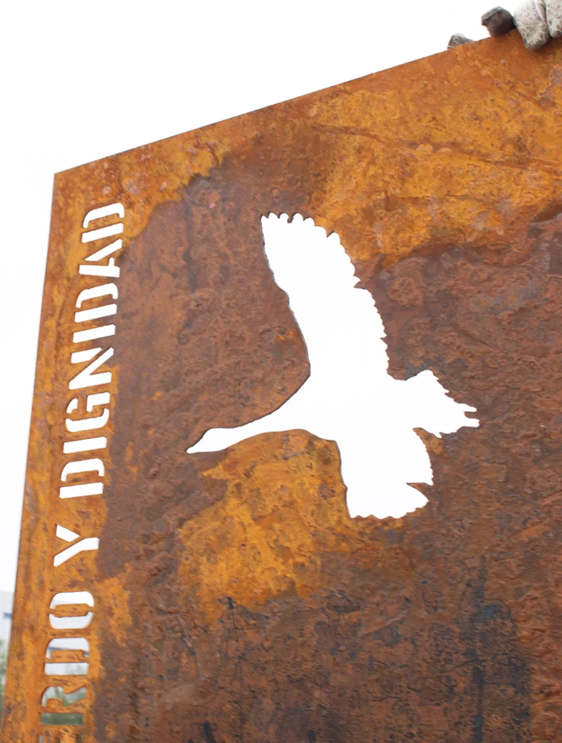 XAR SpA: letrero-oxido-rodrigo-y-dignidad