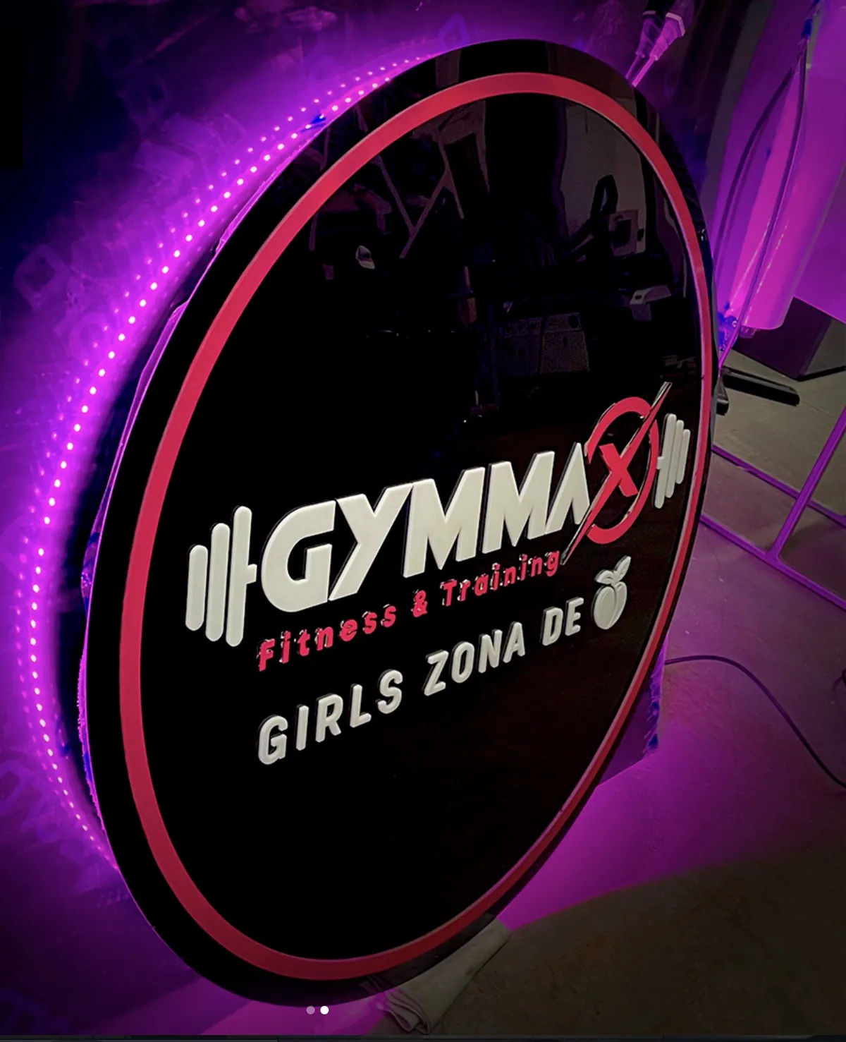 XAR SpA: letrero-retroiluminado-gymmax-2